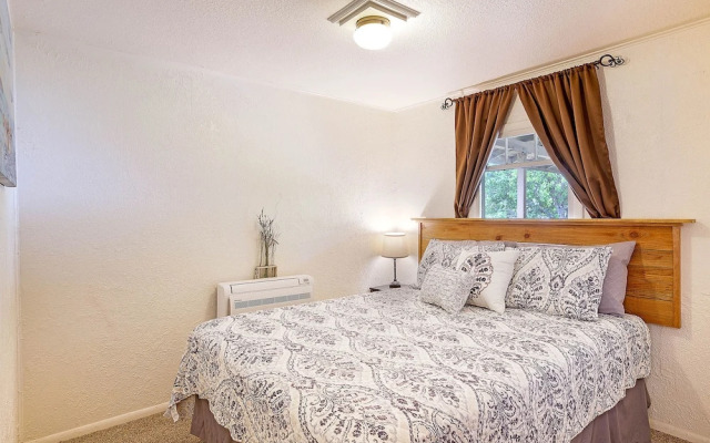 Crabbin Cabin Westport