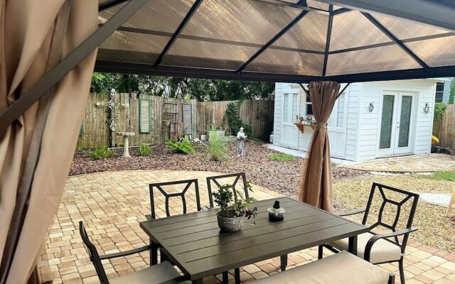 Charming Home in Heart of Downtown Pet Friendly!