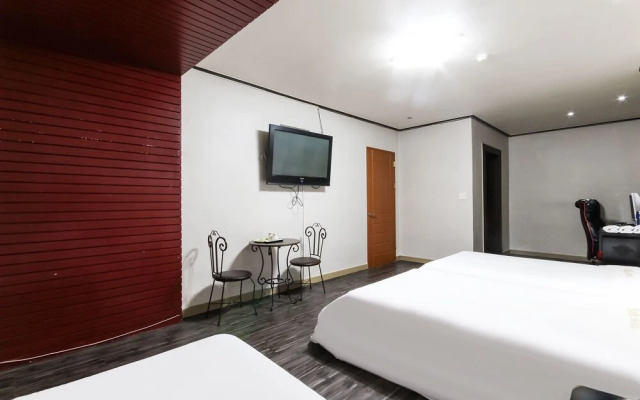 Gunsan B and B Hotel