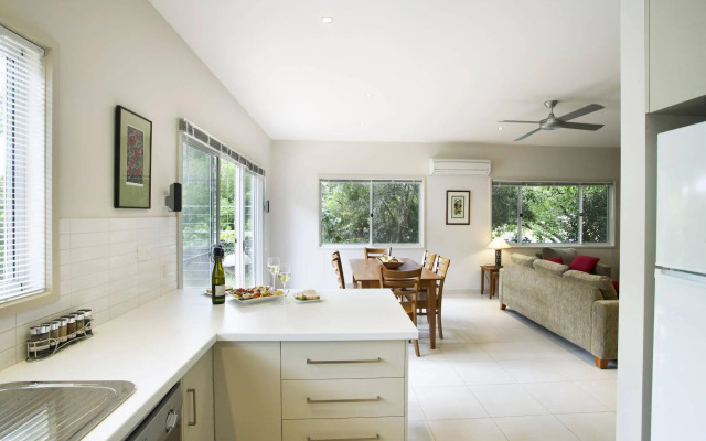 Abalina Cottages, Rotary Drive