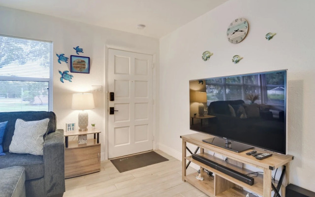 Pet-friendly Gulfport Home: Walkable Location!