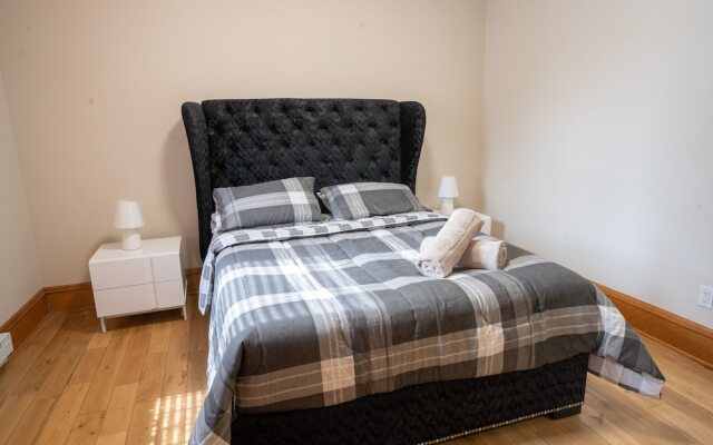 Chic 2BR near Little Italy 5min to Metro