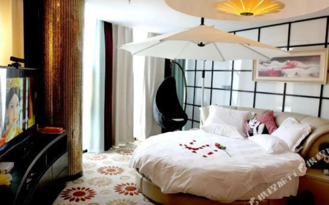 Beau Upward Maylily Hotel