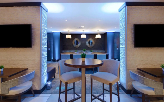 Embassy Suites by Hilton Jacksonville Baymeadows