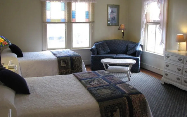 Winter Clove Family Inn