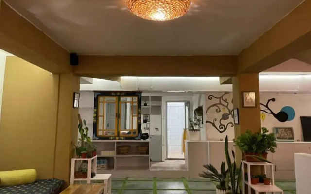 Mellow Fellow Rooms And Hostel