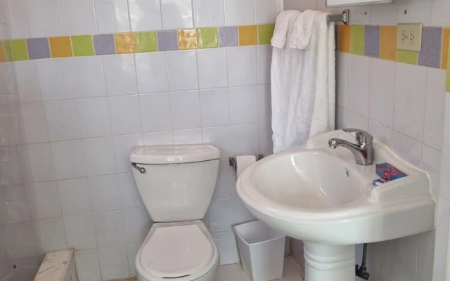 Csompo Empire one bedroom apt
