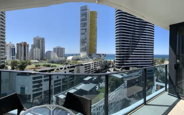 The Oracle Broadbeach 906