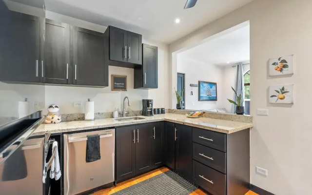 Relaxing 2 BR  Beach & Pool  Condo Unit2