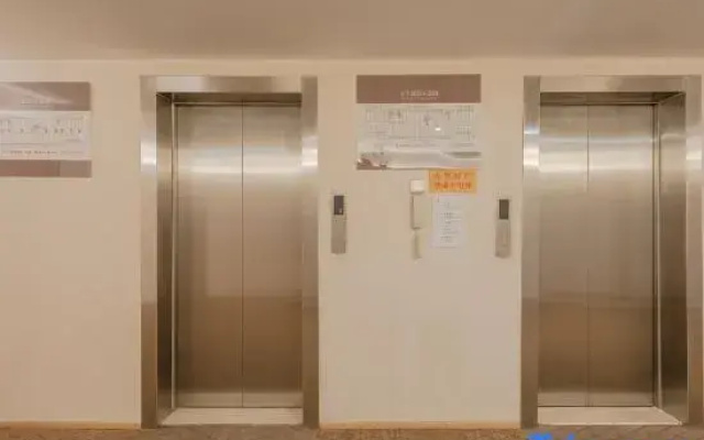Jingxi Hotel (Linyi Yimeng Road Xinlangya Scenic Area Branch)