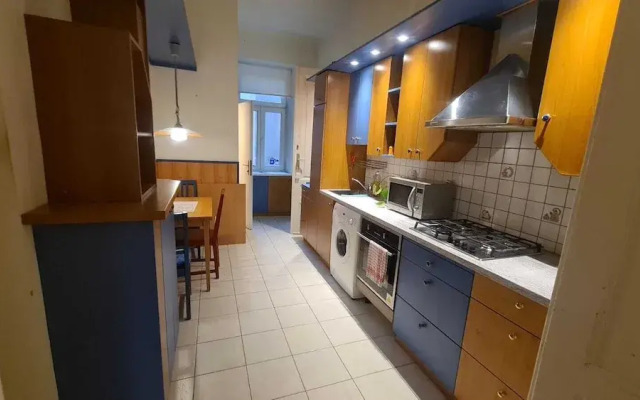 Simple Room Long Stay Central Location