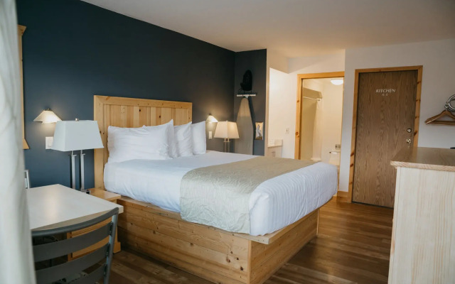 Golden Village Lodge