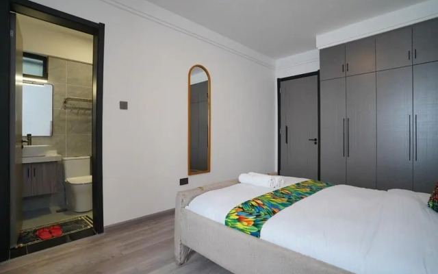 Lux Suites Platinum Oak Residency