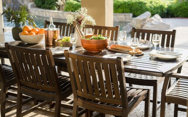 Monroe by AvantStay | Walk to Coachella! Golf Course Getaway | Sleeps 12!