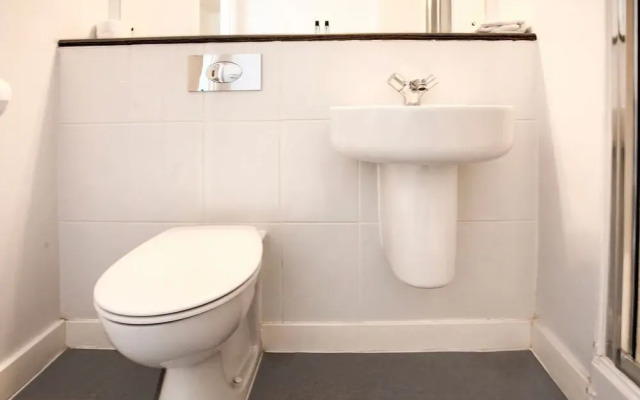 Comfortable Holiday Home In Liverpool Near City Centre