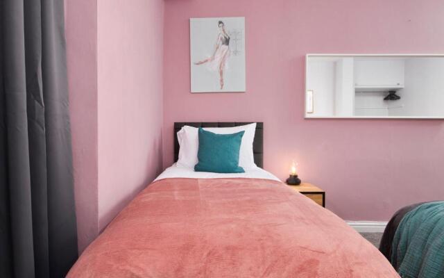 Wonderful Apartment in Bath wGarden - Sleeps 8