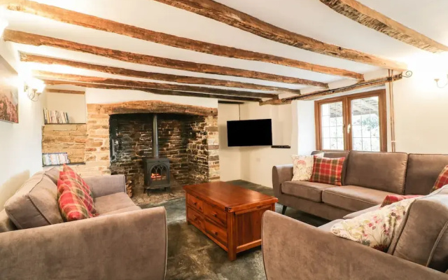 Lower West Curry Farmhouse