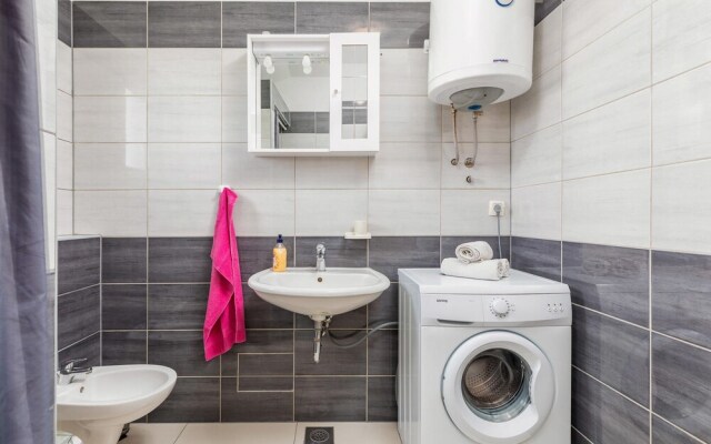 Awesome Apartment in Valbandon With Wifi and 1 Bedrooms