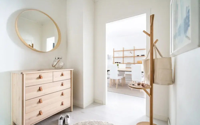 Luminous 1br next to Puu-Vallilla