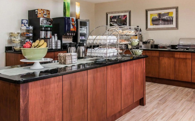 Quality Inn & Suites Warren - Detroit