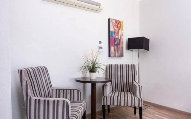 Livadhiotis City Hotel