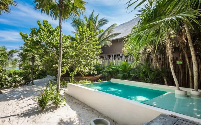 Beachfront luxury villa- 2 bedrooms