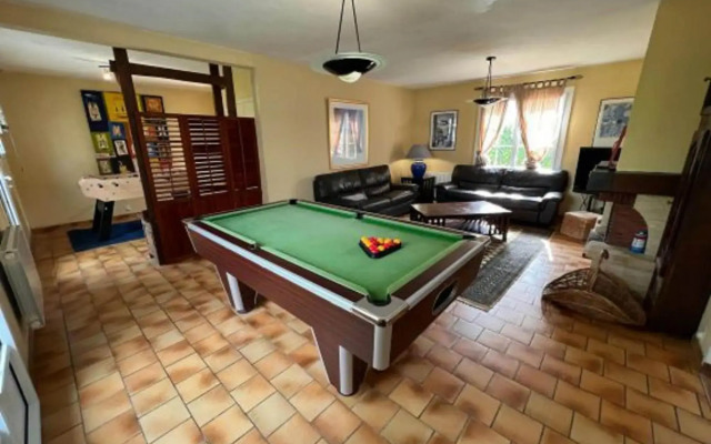 Pleasant holiday home in Clohars-Carnoët with garden
