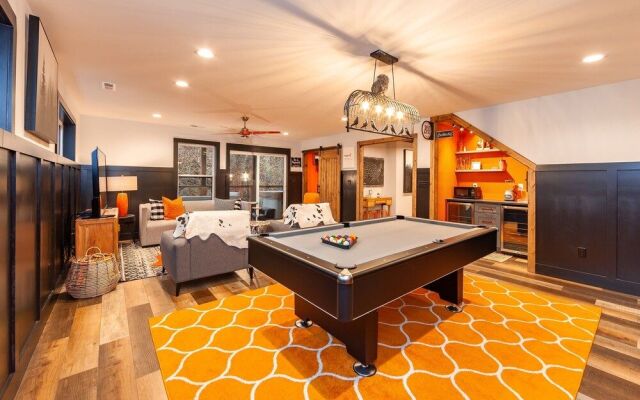 Night Owl 3 Bedroom Cabin by RedAwning