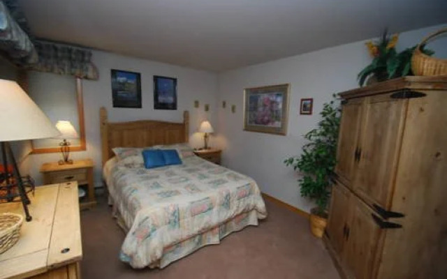 Ski Run by Key to the Rockies