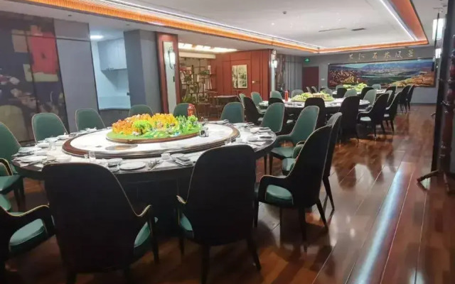 Baiyin Renan Hotel