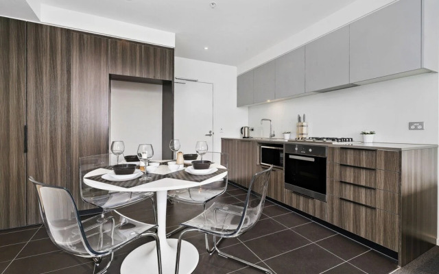 ABIGAIL, 2BDR Docklands Apartment