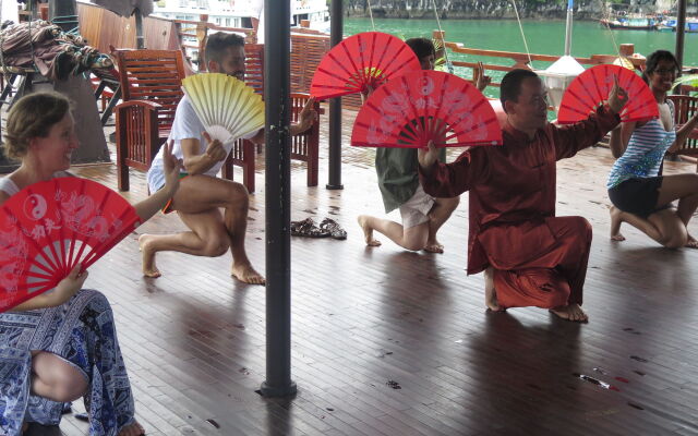 Pelican Halong Cruise