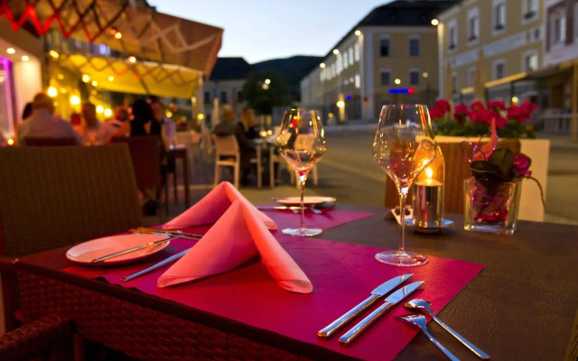 Iris Porsche Hotel & Restaurant