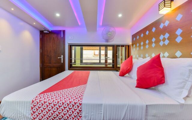 Oyo 22759 Houseboat Luxury Smart Gold 6 Bhk