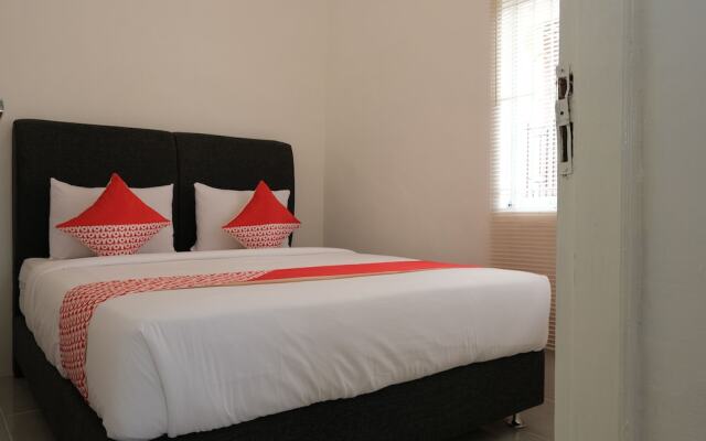 OYO 2551 Dewi Residence 2