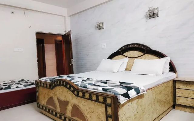 Hotel Purohit Sindhi Camp