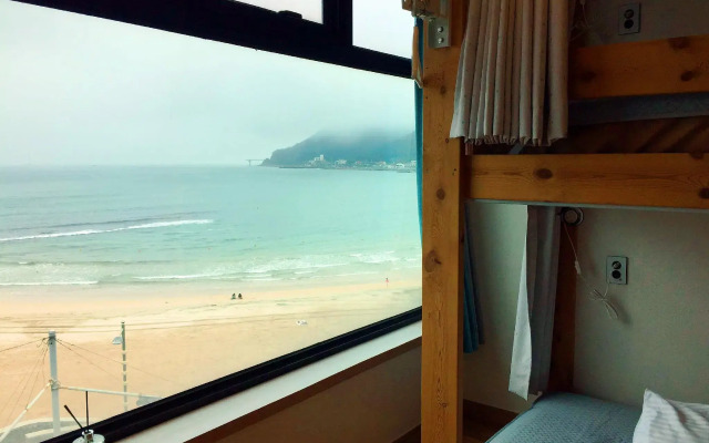 Flat B Hostel - Hostel