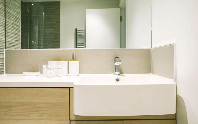 Spacious 3 Bedroom Apartment in South Kensington near Museums