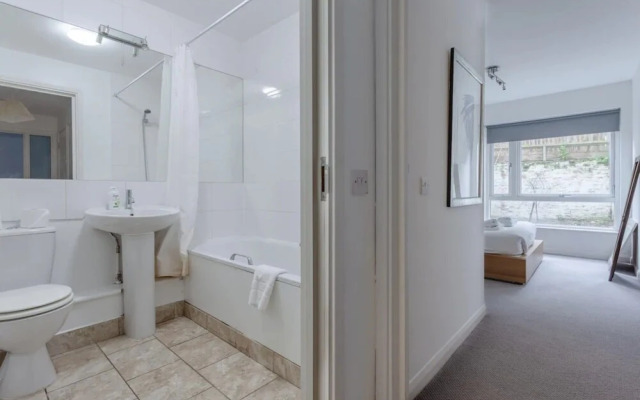 Spacious 1 Bed Apartment Near Shoreditch Park