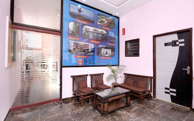OYO 11497 Hotel Sharnam