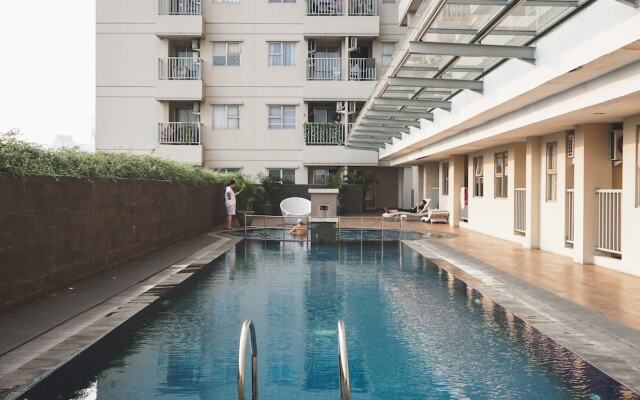 Fancy And Nice Studio At Belmont Residence Puri Apartment