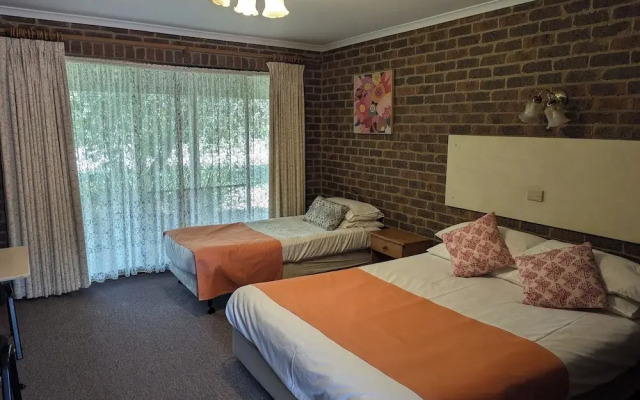 Barham Colonial Motel