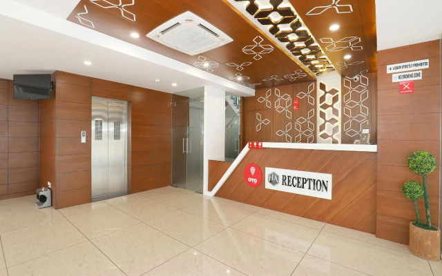 OYO 9687 Hotel Avista
