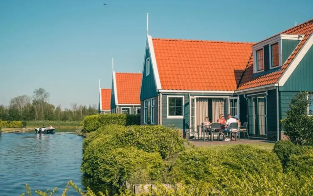 Holiday Home Built in Zaanse Style, Near Alkmaar