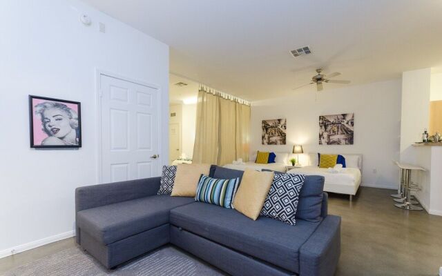 Hollywood 5BD Walk of Fame Studio