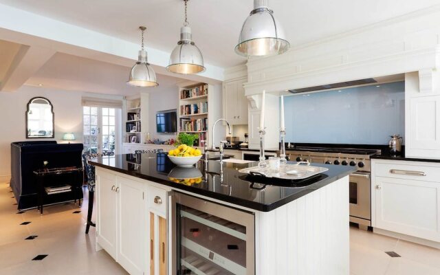 Veeve - Bramerton Street