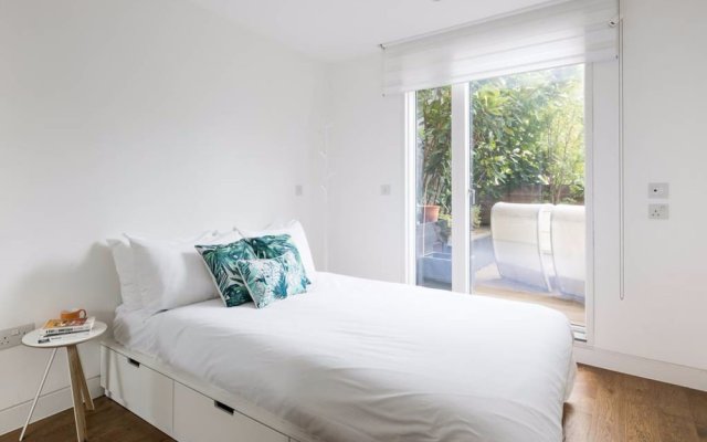 Modern 2 Bed Flat in Shoreditch with Roof Garden