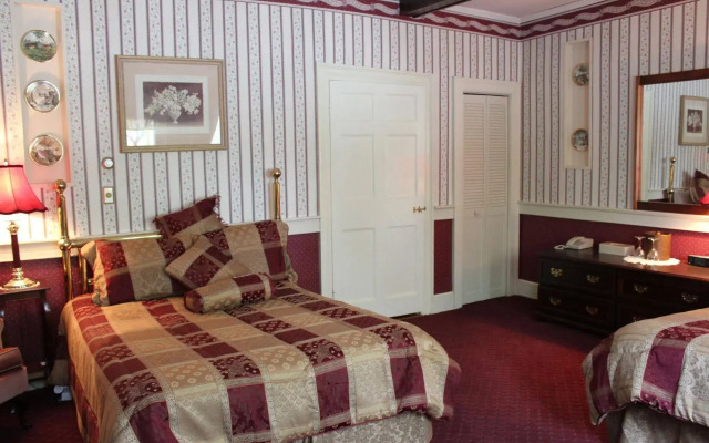 Tara Manor Inn