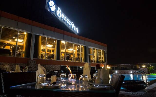 Hotel Benzz Park Vellore
