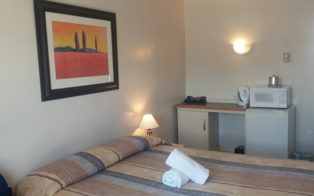 Raymar Motor Inn